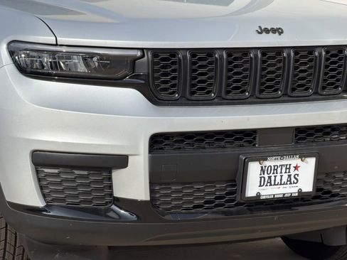 New 2025 Jeep Grand Cherokee L Altitude image 7