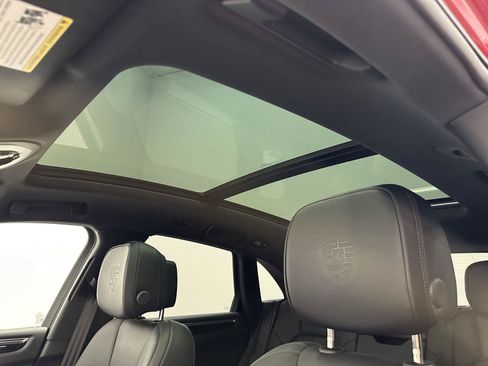 Certified 2026 Porsche Macan AWD/4WD image 21