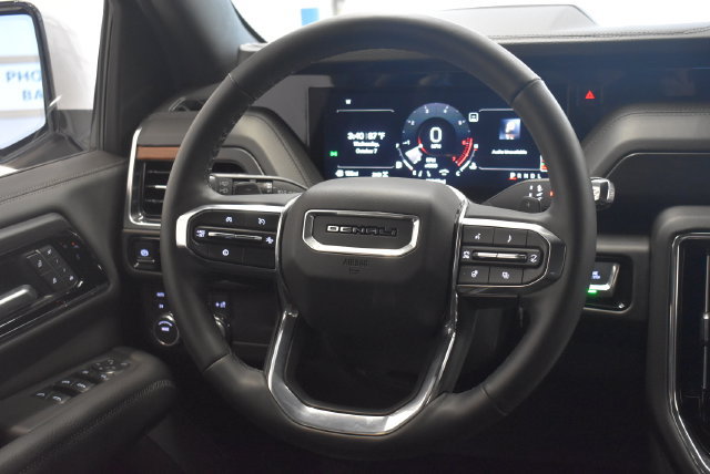 Used 2026 GMC Yukon Denali w/ Sun & Power Step Package AWD/4WD image 24