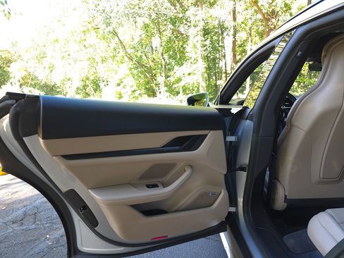 Used 2023 Porsche Taycan 4 Cross Turismo w/ Premium Package image 25