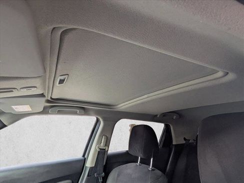 Used 2011 Nissan Juke SV image 21