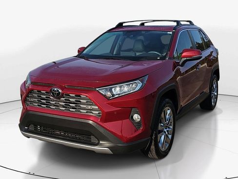 Used 2019 Toyota RAV4 Limited w/ Cold Weather Package FWD image 11