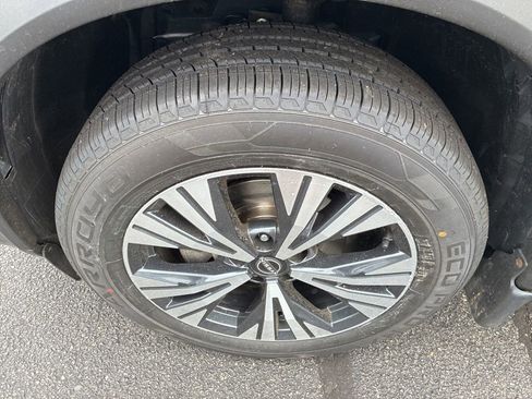 Certified 2023 Nissan Rogue SV w/ SV Premium B Package AWD/4WD image 12