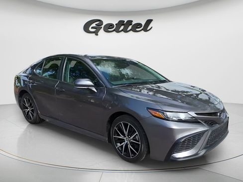 Used 2024 Toyota Camry SE image 8