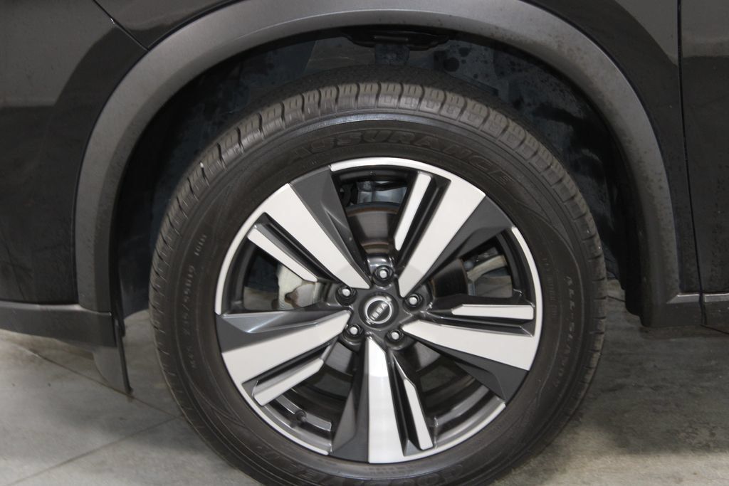 Used 2024 Nissan Rogue SL FWD image 18