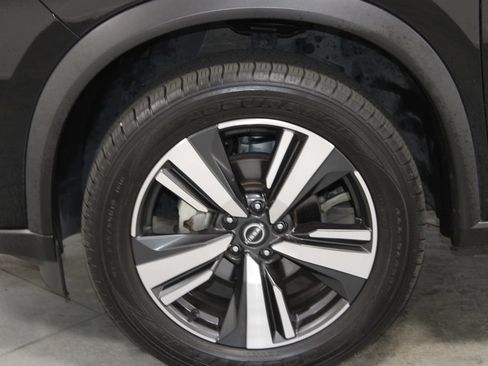 Used 2024 Nissan Rogue SL FWD image 18