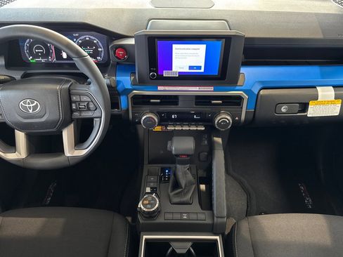 Used 2025 Toyota 4Runner TRD Off-Road image 18