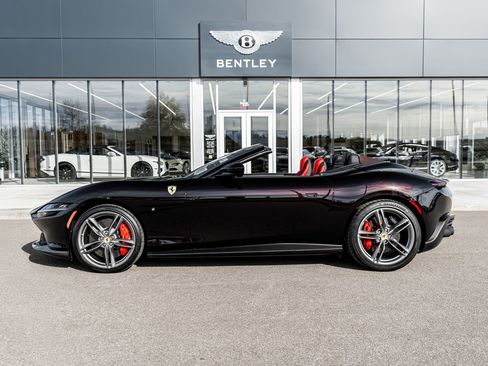 Used 2024 Ferrari Roma Spider image 5