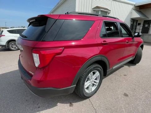 Used 2021 Ford Explorer XLT w/ Equipment Group 202A image 8