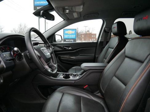 Used 2023 GMC Acadia AT4 image 9