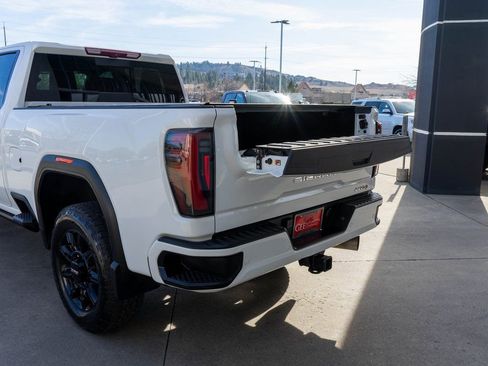 Used 2024 GMC Sierra 2500 AT4 w/ AT4 Premium Plus Package AWD/4WD image 35