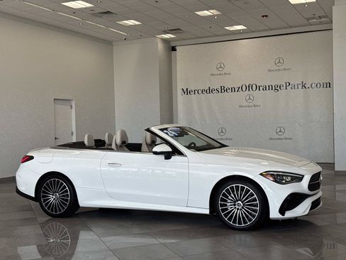 Certified 2024 Mercedes-Benz CLE 300 4MATIC Cabriolet image 3