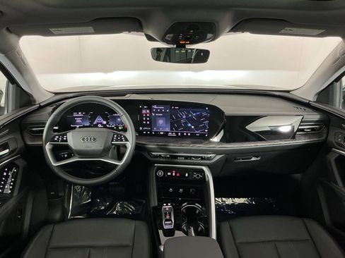 Used 2025 Audi Q5 Premium Plus w/ Premium Plus image 14