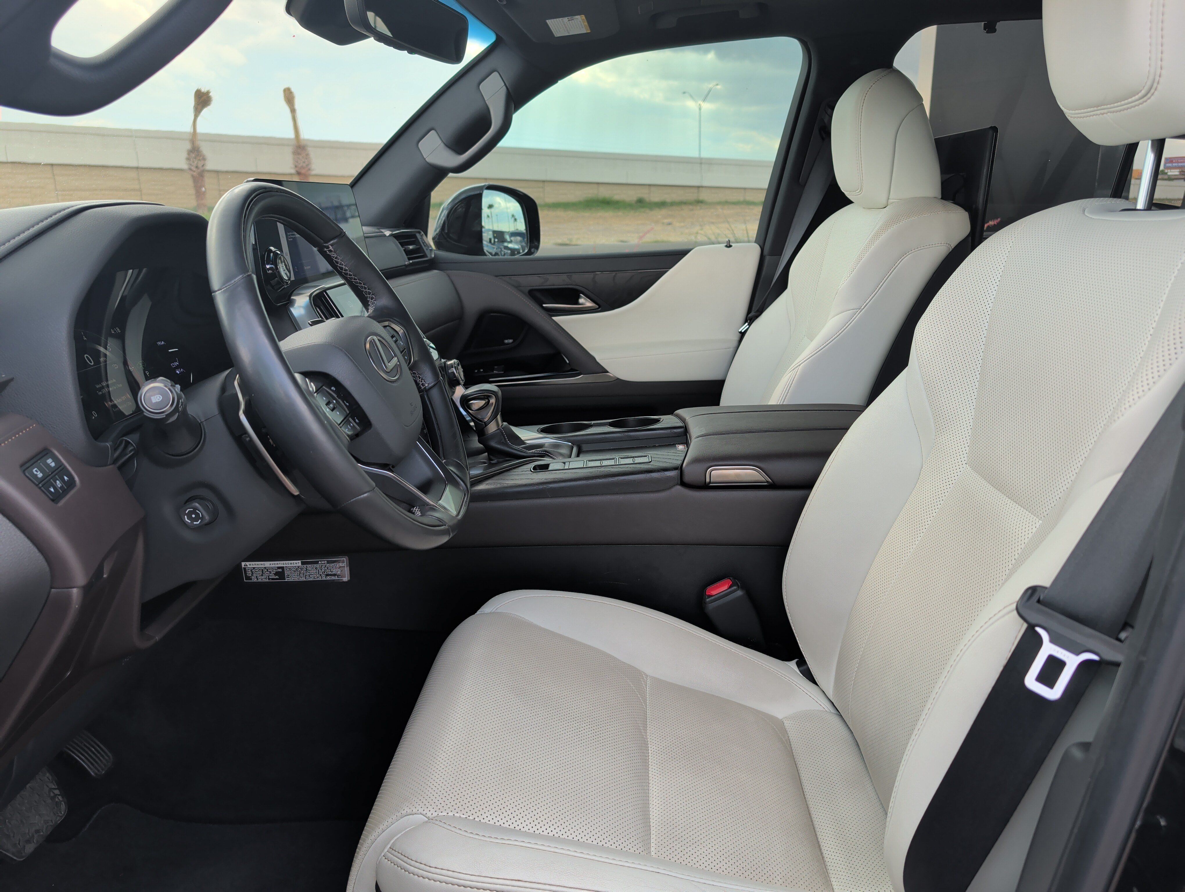 Used 2022 Lexus LX 600 4WD w/ Appearance Package image 11