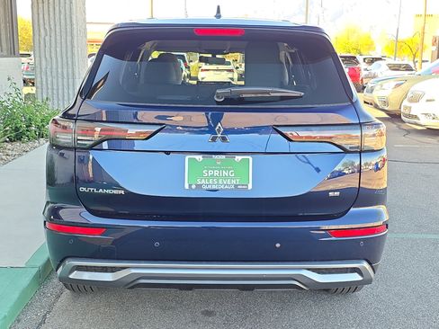 New 2026 Mitsubishi Outlander SE image 6