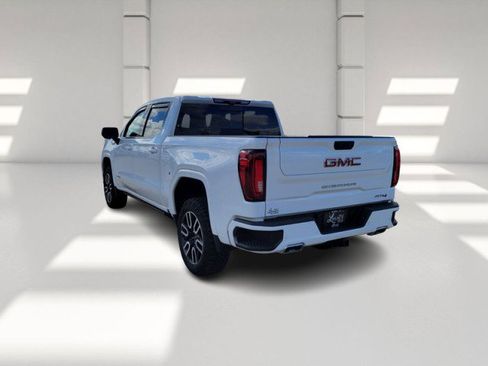 Used 2024 GMC Sierra 1500 AT4 w/ Technology Package image 5