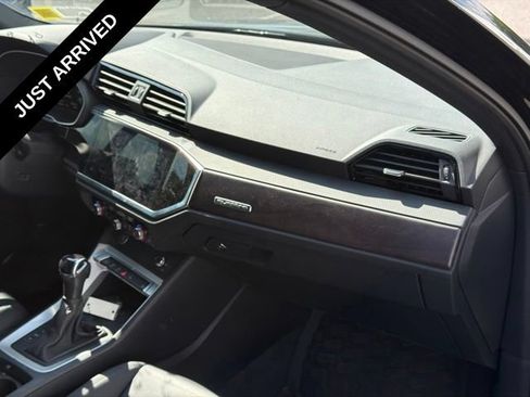 Used 2024 Audi Q3 2.0T Premium w/ Convenience Package AWD/4WD image 18