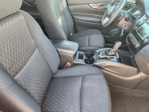 Used 2018 Nissan Rogue S image 14