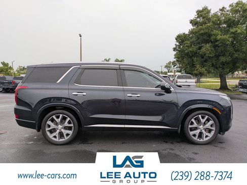 Used 2021 Hyundai Palisade Limited w/ Cargo Package AWD/4WD image 2
