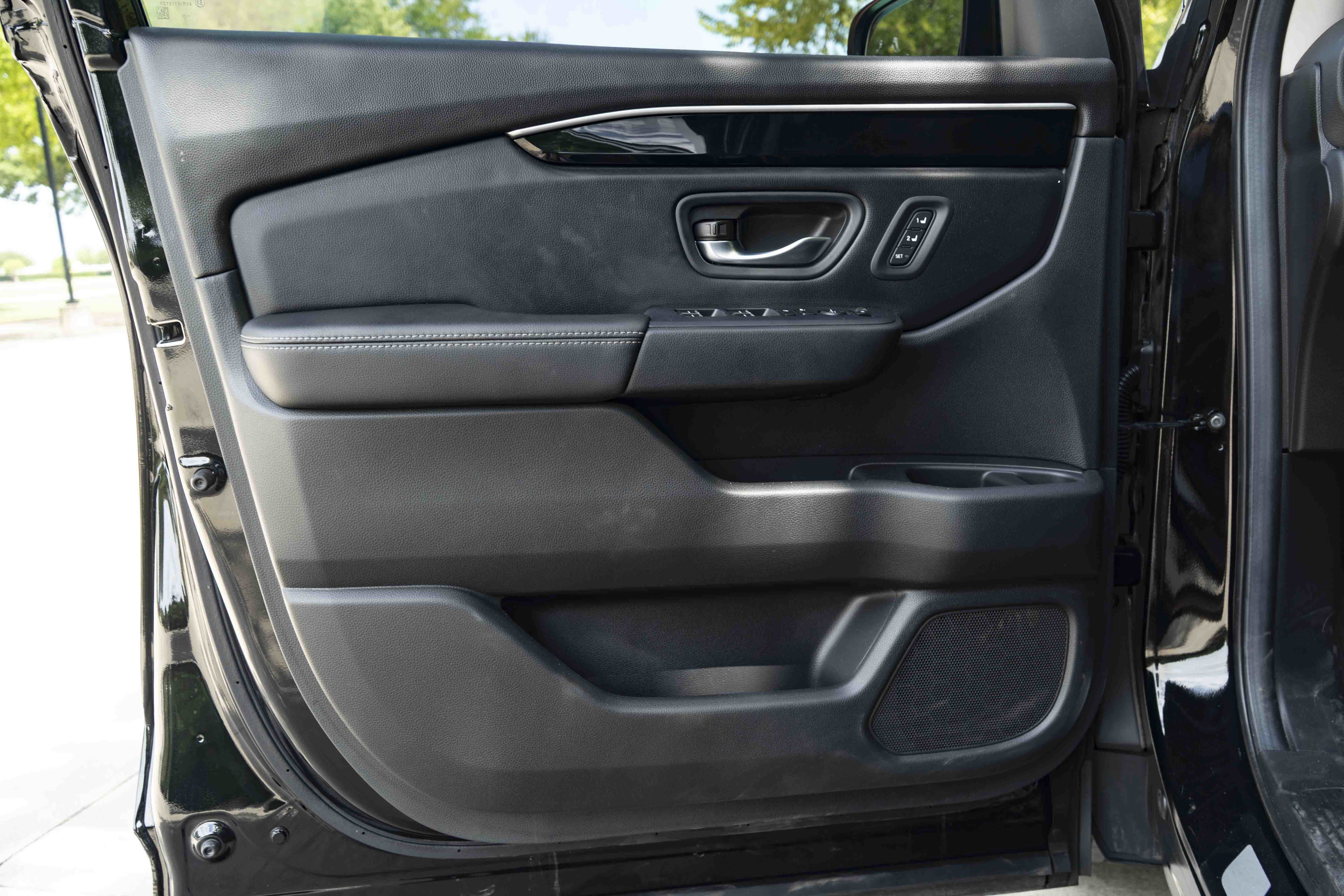 Used 2025 Honda Pilot EX-L image 36