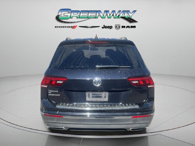 Used 2021 Volkswagen Tiguan SE w/ Panoramic Sunroof Package FWD image 3