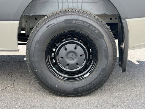 Used 2024 Mercedes-Benz Sprinter 2500 image 30