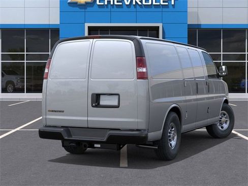 New 2025 Chevrolet Express 3500 Work Van w/ Driver Convenience Package image 4
