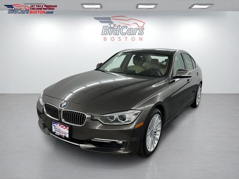 Used 2013 BMW 328i xDrive Sedan AWD/4WD image 1