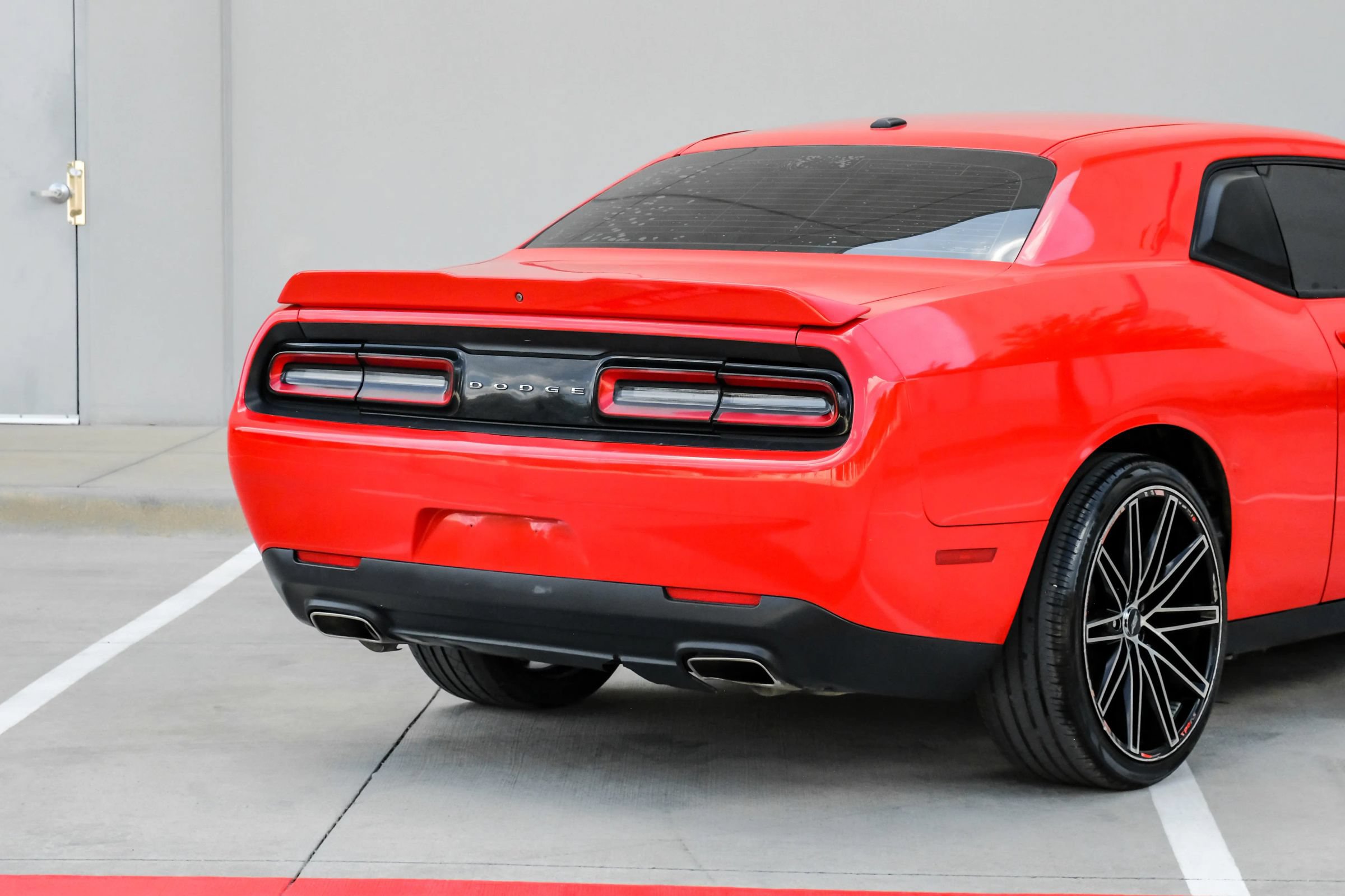 Used 2019 Dodge Challenger SXT RWD image 12