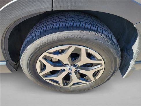 Used 2023 Subaru Forester Premium w/ Popular Package #2 image 12