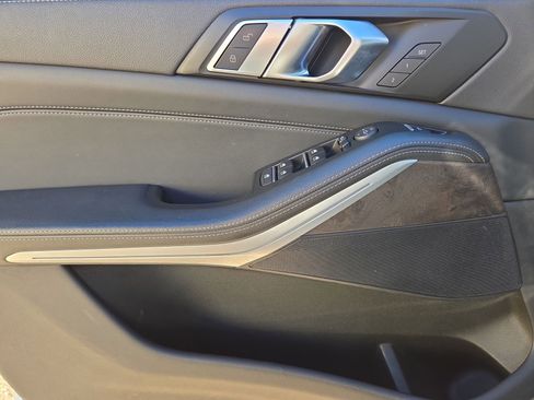 Used 2023 BMW X5 xDrive40i w/ Premium Package image 15