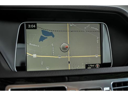 Used 2016 Mercedes-Benz E 350 4MATIC Sedan image 21