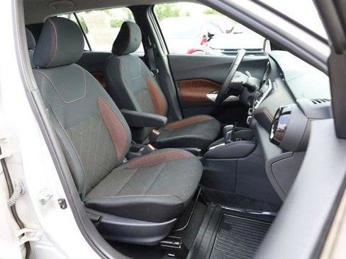 Used 2018 Nissan Kicks SR FWD image 22