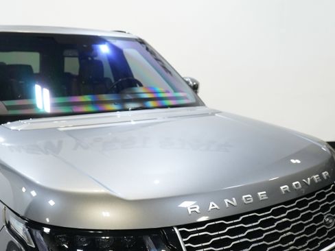 Used 2016 Land Rover Range Rover image 12