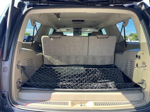 Used 2020 Chevrolet Suburban Premier AWD/4WD image 18