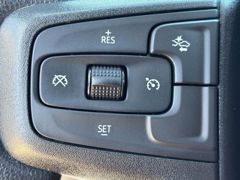 Used 2025 Chevrolet Silverado 2500 Custom w/ Custom Value Package image 17