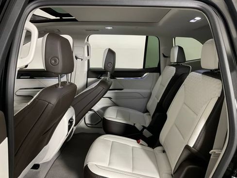 Used 2025 GMC Acadia Denali w/ Super Cruise Package FWD image 33