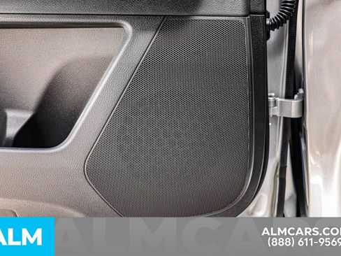 Used 2025 Nissan Pathfinder SV image 61