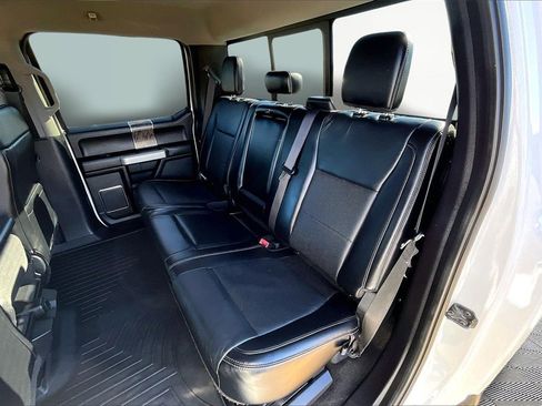 Certified 2019 Ford F250 Lariat w/ Chrome Package image 27