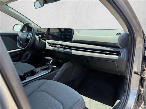 Used 2025 Kia K4 FWD image 12