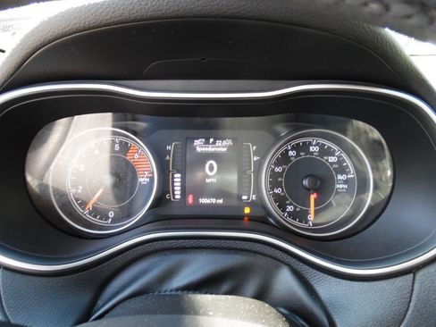 Used 2019 Jeep Cherokee Latitude Plus w/ Cold Weather Group image 13