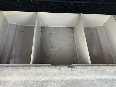 Used 2009 Kia Rondo LX image 40