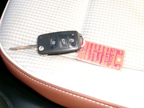 Used 2015 Volkswagen Beetle 1.8T Classic FWD image 18