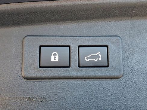 Certified 2023 Subaru Outback Premium image 31