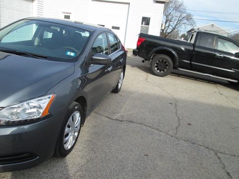 Used 2015 Nissan Sentra S image 7
