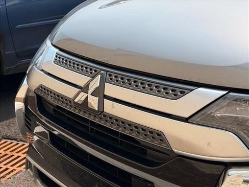 Used 2020 Mitsubishi Outlander SE AWD/4WD image 16