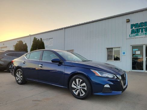 Used 2022 Nissan Altima 2.5 S FWD image 1