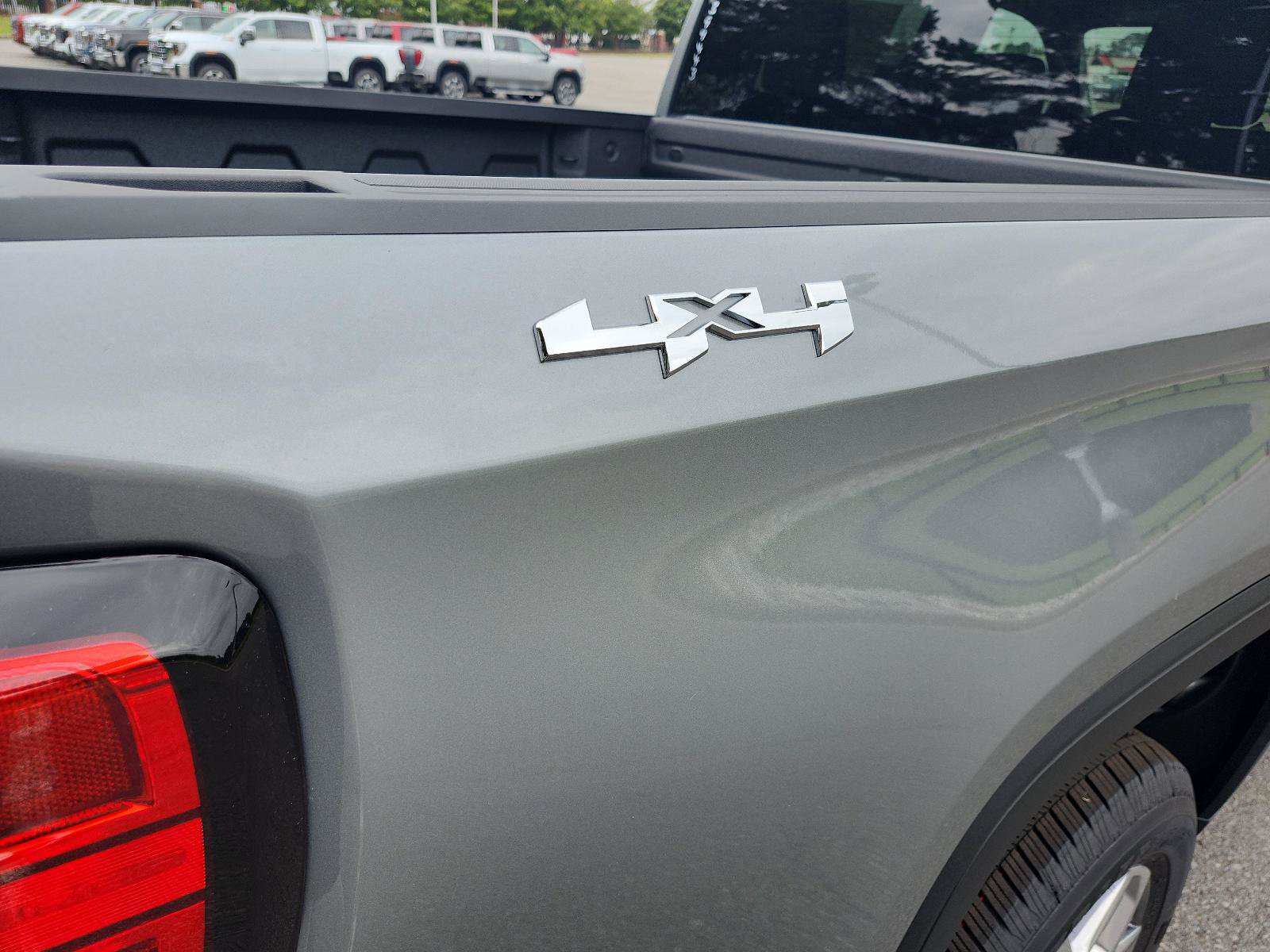 New 2026 GMC Sierra 1500 SLE AWD/4WD image 5