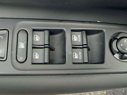 Used 2023 Jeep Renegade Latitude AWD/4WD image 13
