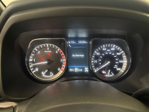 Used 2019 Nissan Titan SL w/ Midnight Edition AWD/4WD image 35